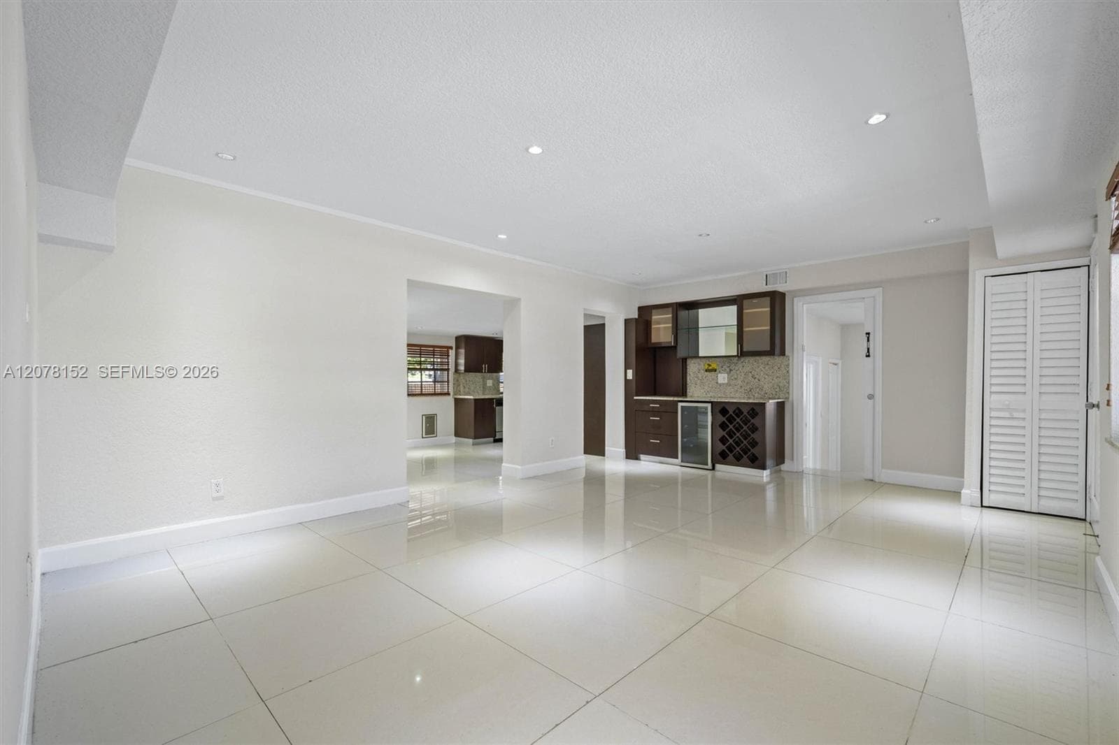 292 E 55th St, Hialeah, FL 33013 photo 4