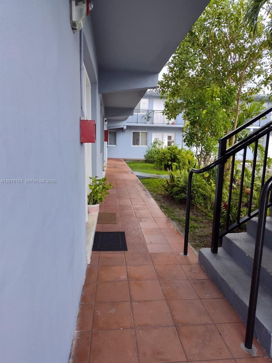 655 Eldron Dr # 22, Miami Springs, FL 33166