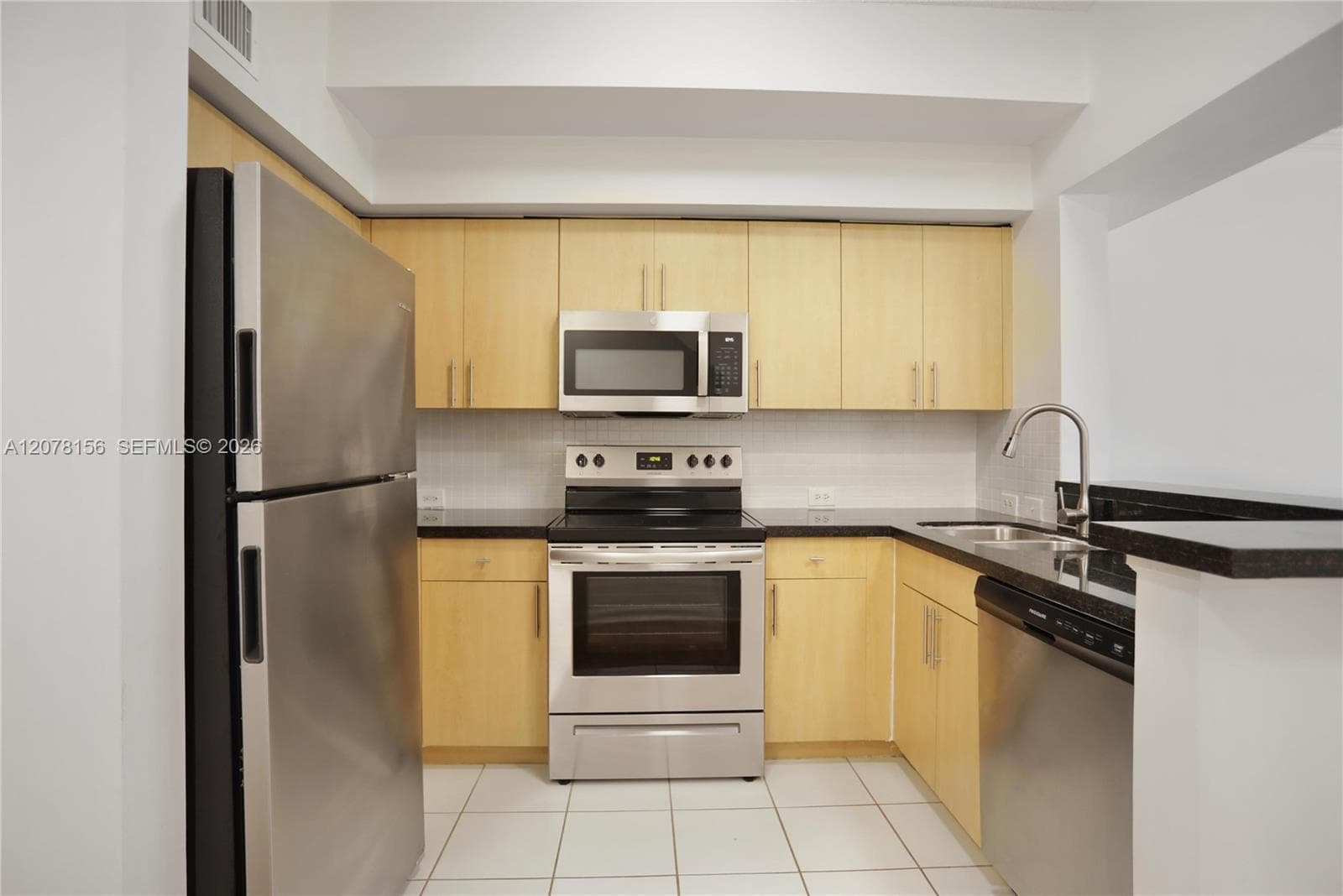 2941 NE 185th St # 1305, Miami, FL 33180 photo 5