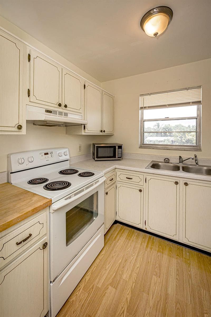420 W PALM Street # 23, Lantana, FL 33462 photo 4