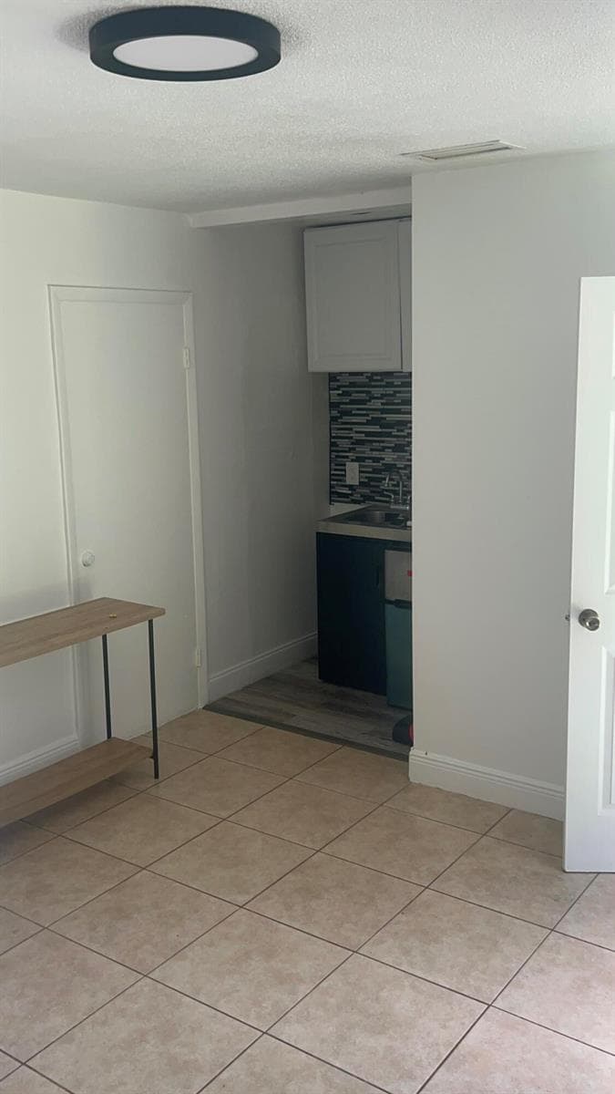 810 NW 40TH # 1-3, Oakland Park, FL 33309 photo 5