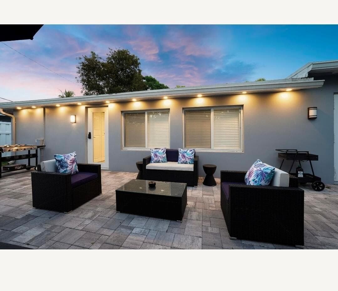 2817 NE 9TH Avenue, Wilton Manors, FL 33334 photo 2