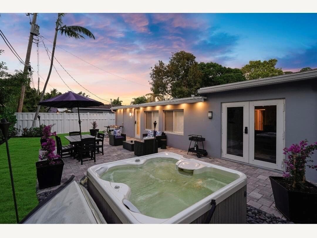2817 NE 9TH Avenue, Wilton Manors, FL 33334 photo 4