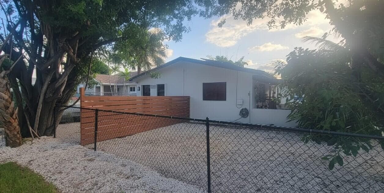 1202 NE 3RD Avenue, Fort Lauderdale, FL 33304 photo 5