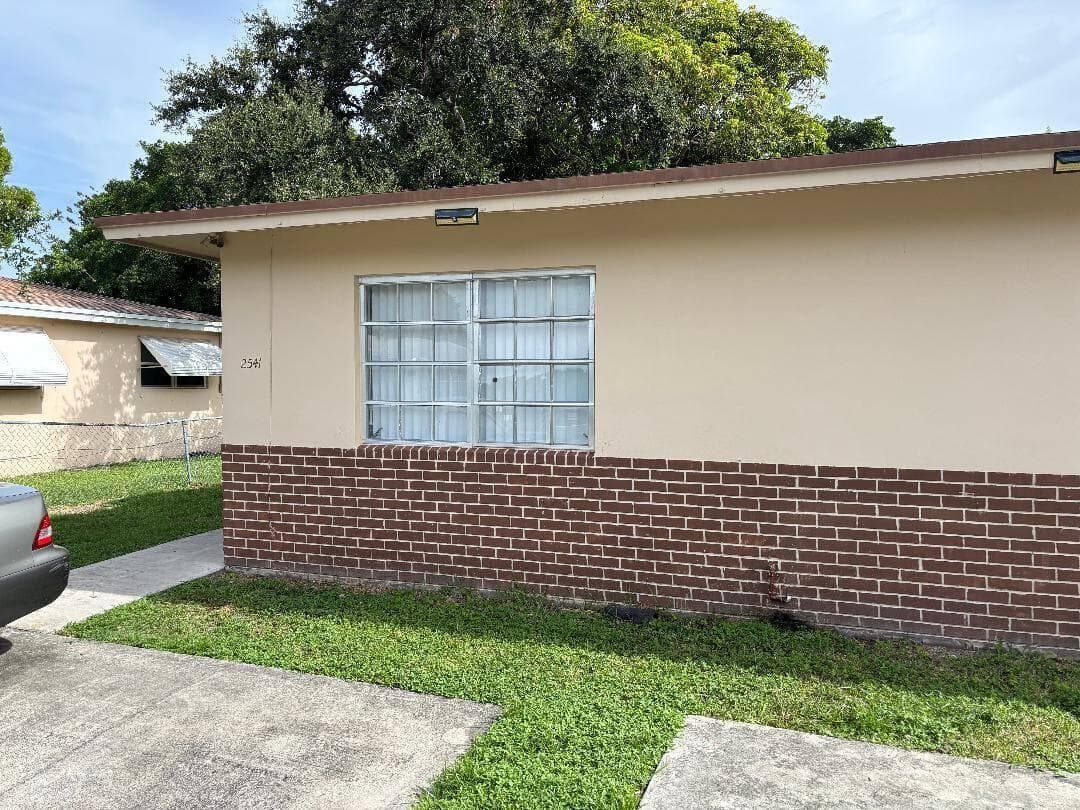 2541 Taylor Street # 1, Hollywood, FL 33020 photo 3