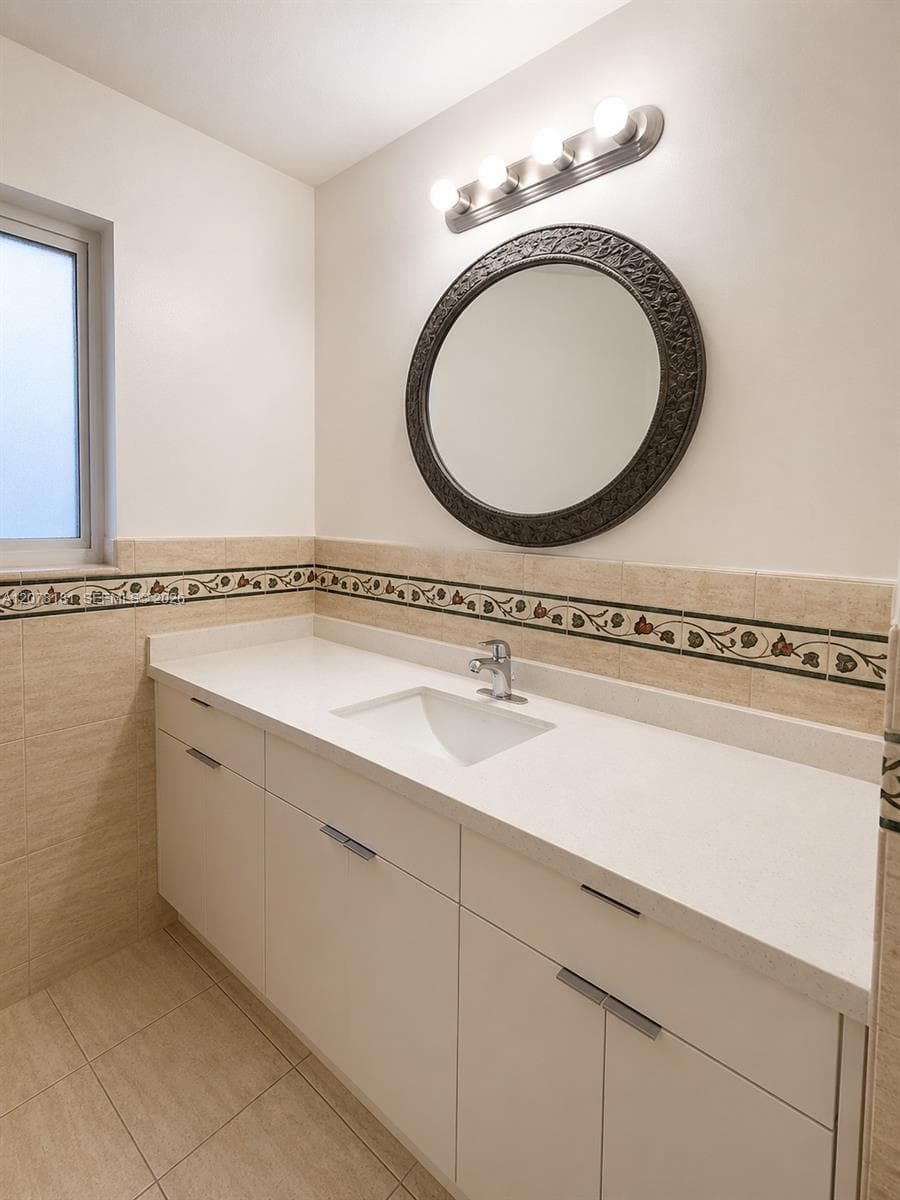 15330 Durnford Dr, Miami Lakes, FL 33014 photo 4
