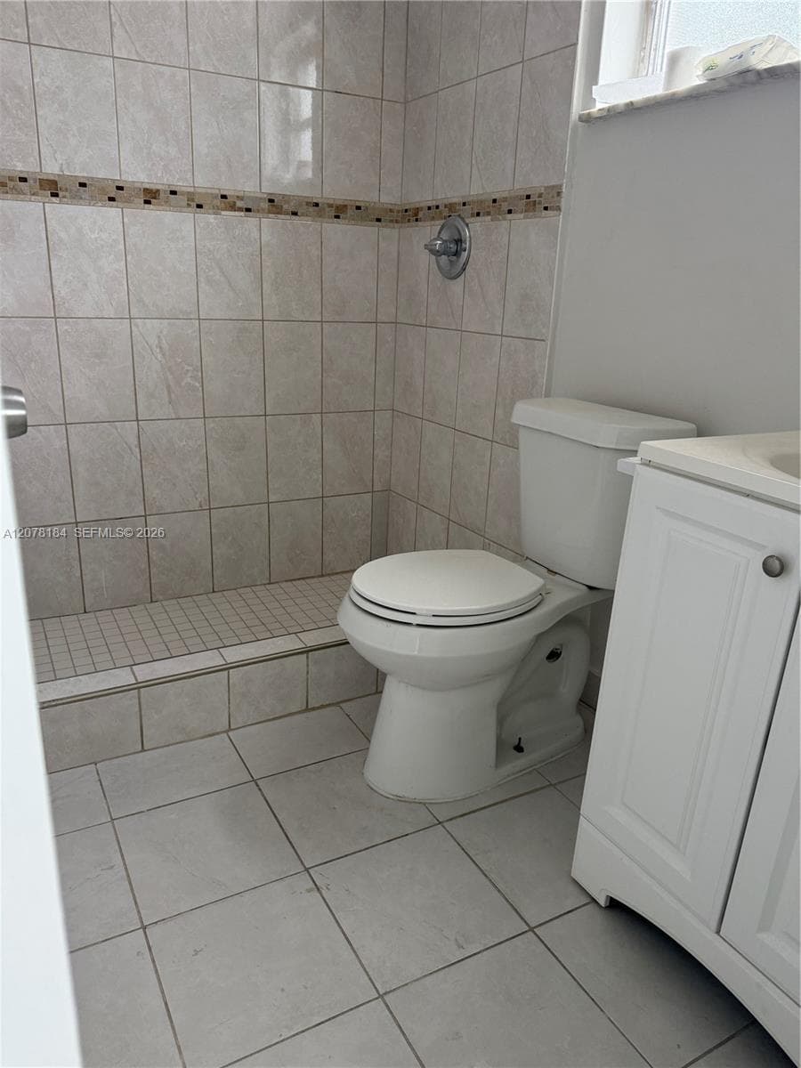 166 W 8th St # 1, Hialeah, FL 33010 photo 3