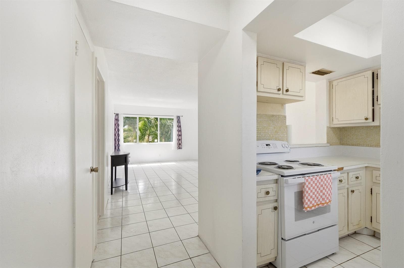1333 E HALLANDALE BEACH Boulevard # 335, Hallandale Beach, FL 33009 photo 2
