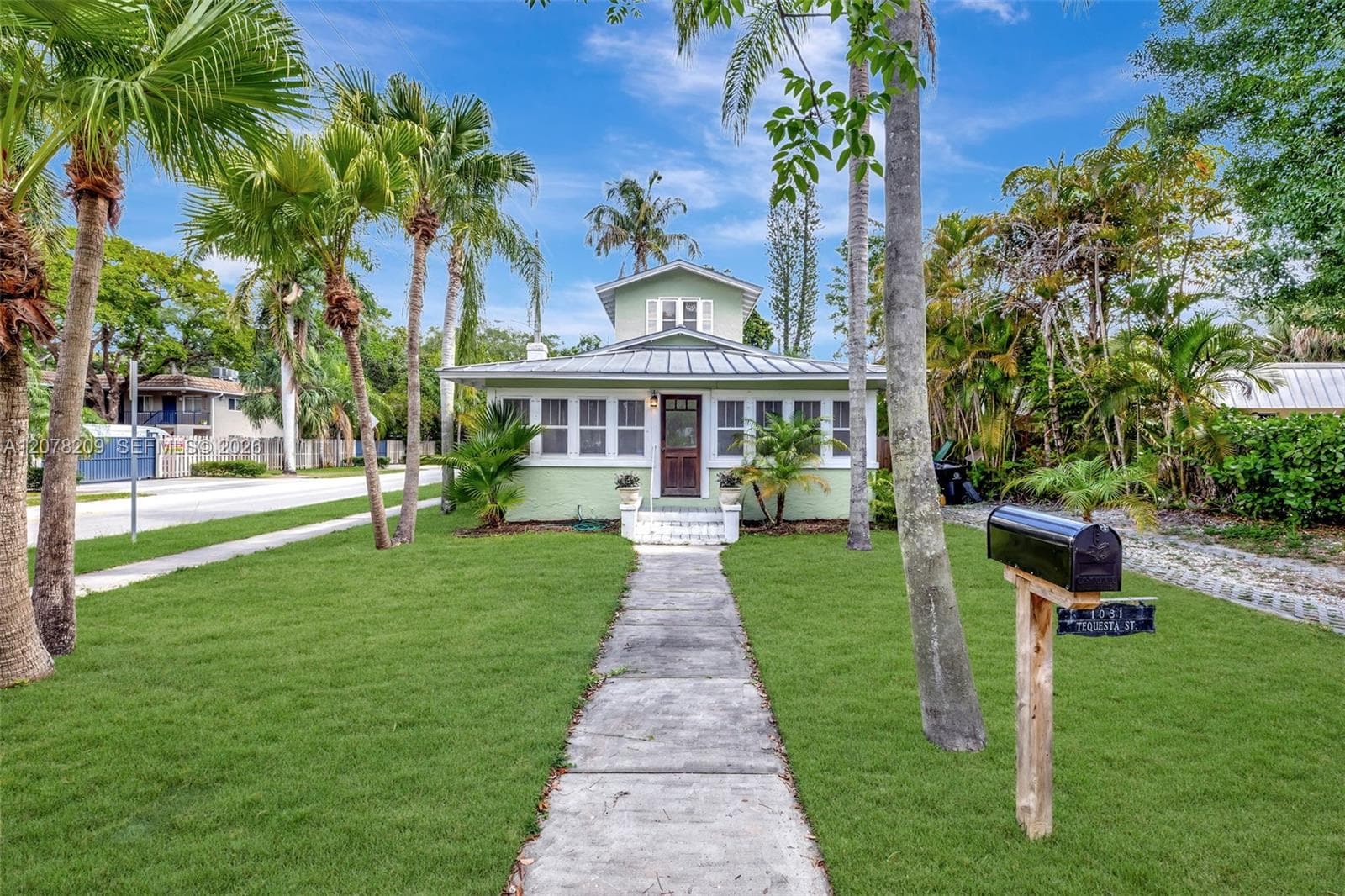 1031 SW 4th St, Fort Lauderdale, FL 33312 photo 2