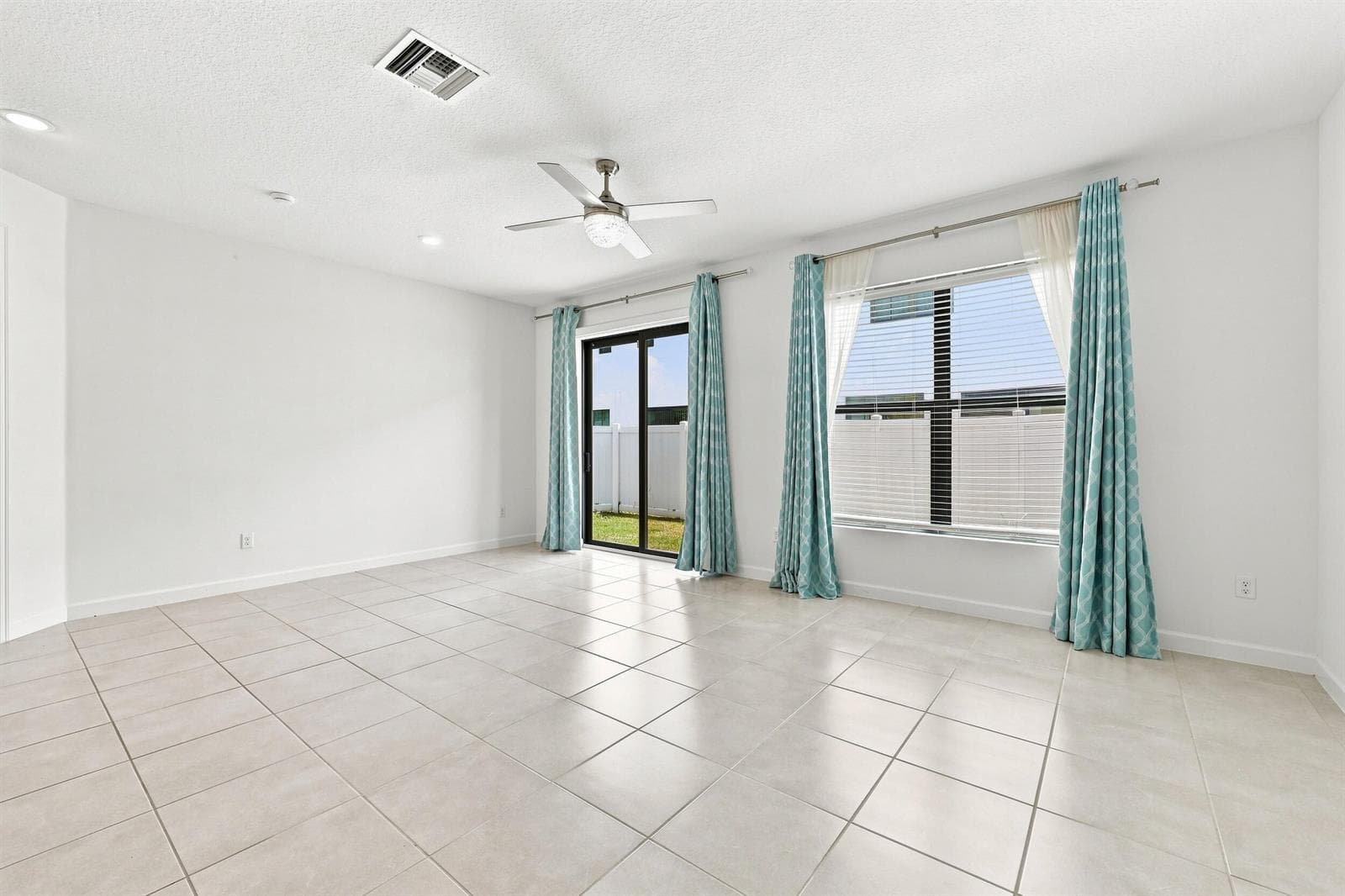 2011 Tamarind Drive, Riviera Beach, FL 33410 photo 5