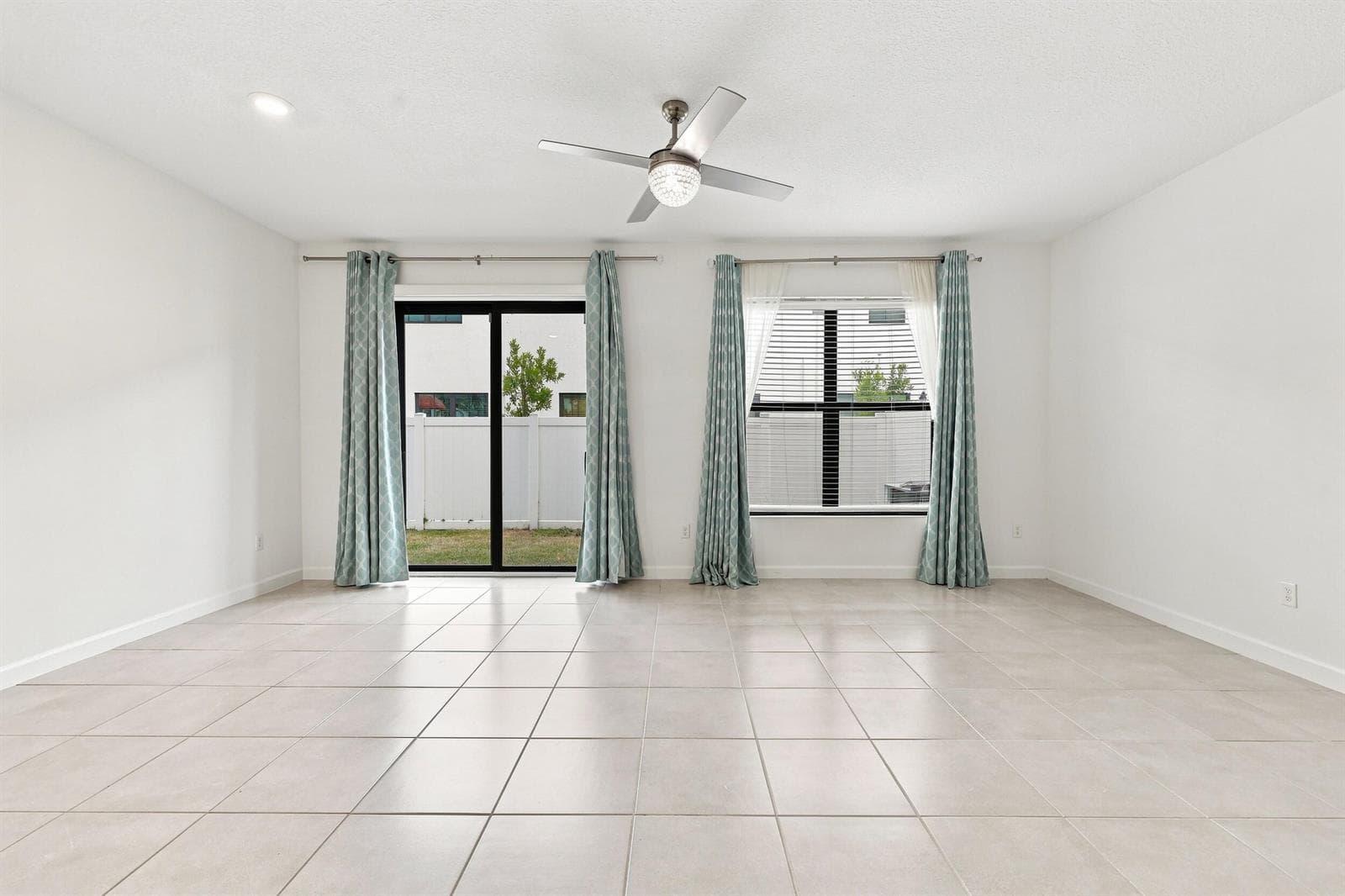 2011 Tamarind Drive, Riviera Beach, FL 33410 photo 4