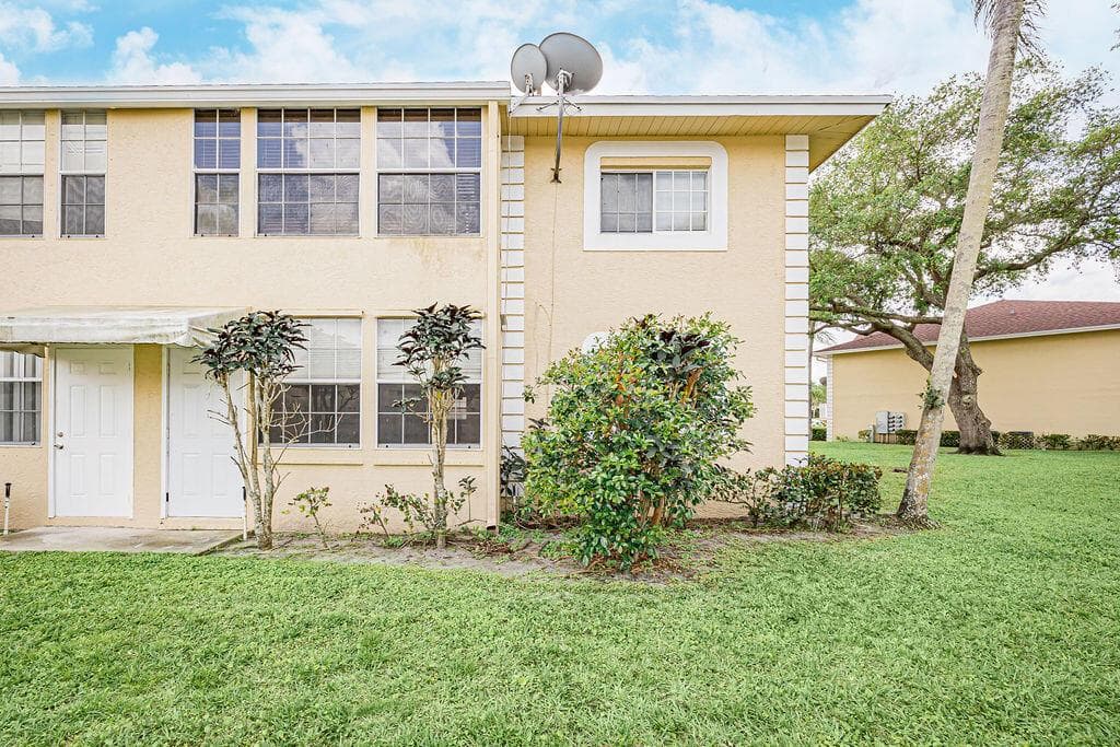 1501 PALM BEACH TRACE Drive, Royal Palm Beach, FL 33411 photo 2