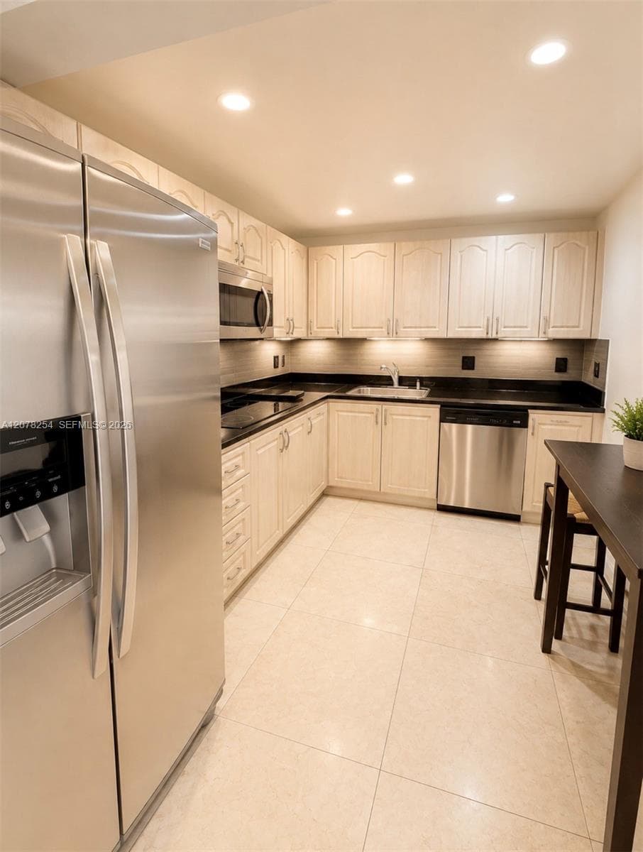 2500 Parkview Dr # 1207, Hallandale Beach, FL 33009 photo 2