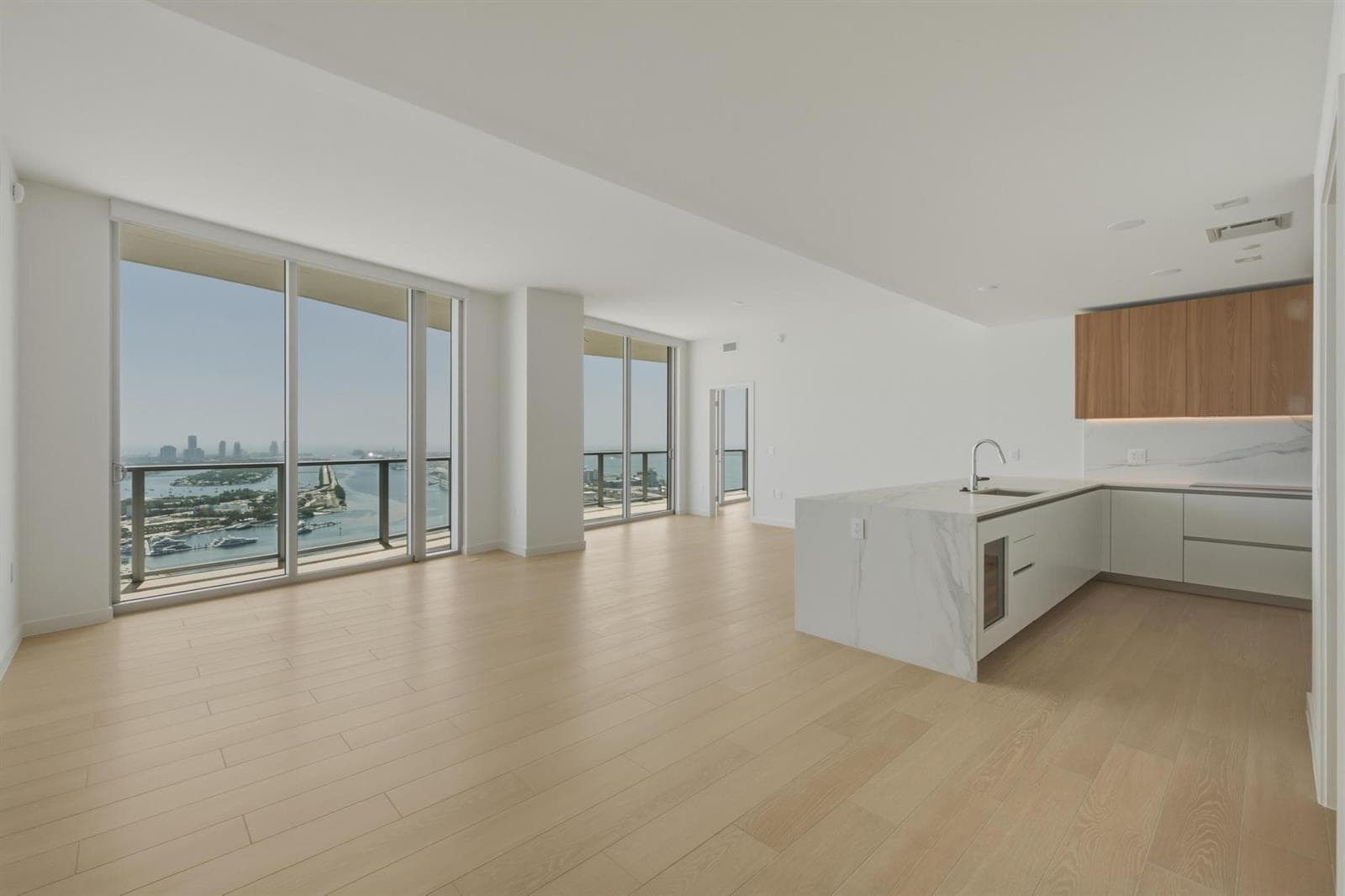 1400 Biscayne Boulevard # 4304, Miami, FL 33132 photo 3