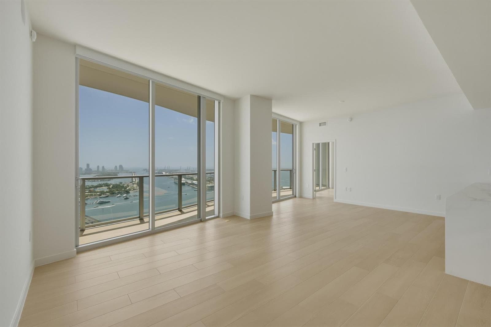 1400 Biscayne Boulevard # 4304, Miami, FL 33132 photo 5