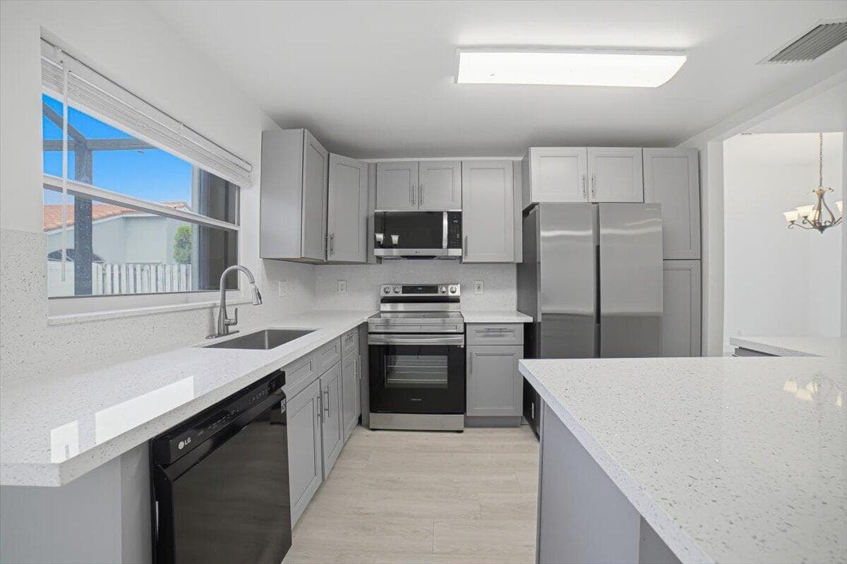 1378 SW 180TH Avenue, Pembroke Pines, FL 33029 photo 4