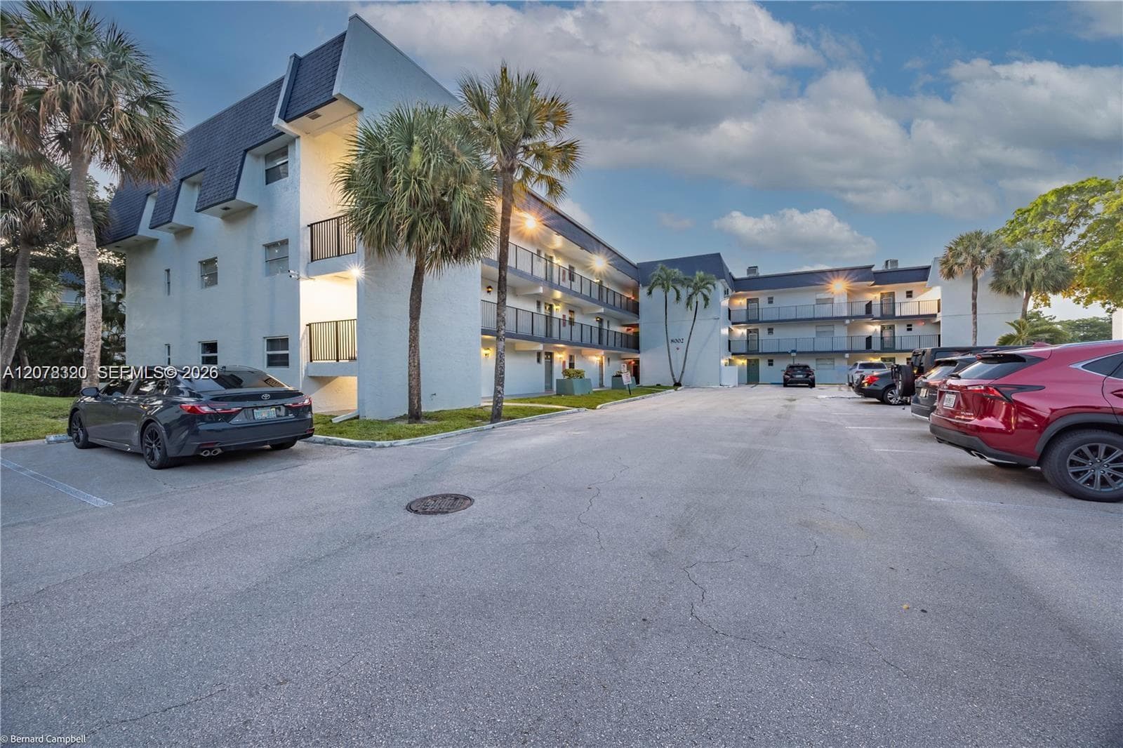 8002 Lagos De Campo Blvd # B-101, Tamarac, FL 33321
