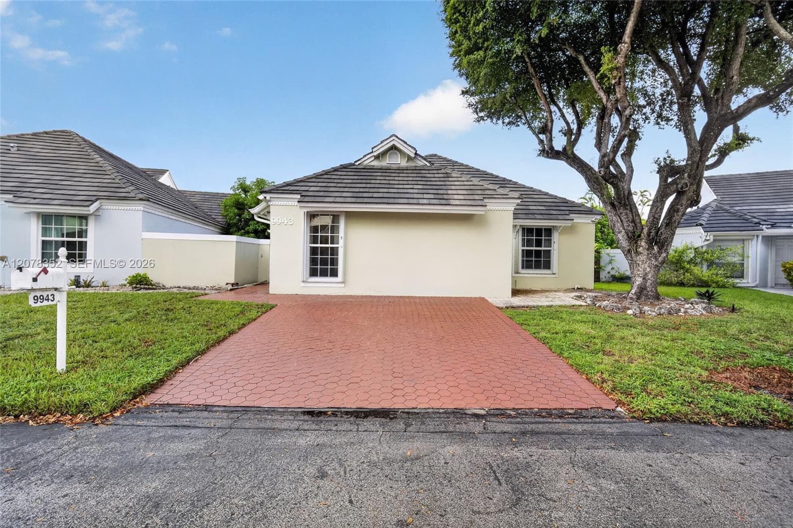 9943 NW 47th Ter, Doral, FL 33178 photo 2