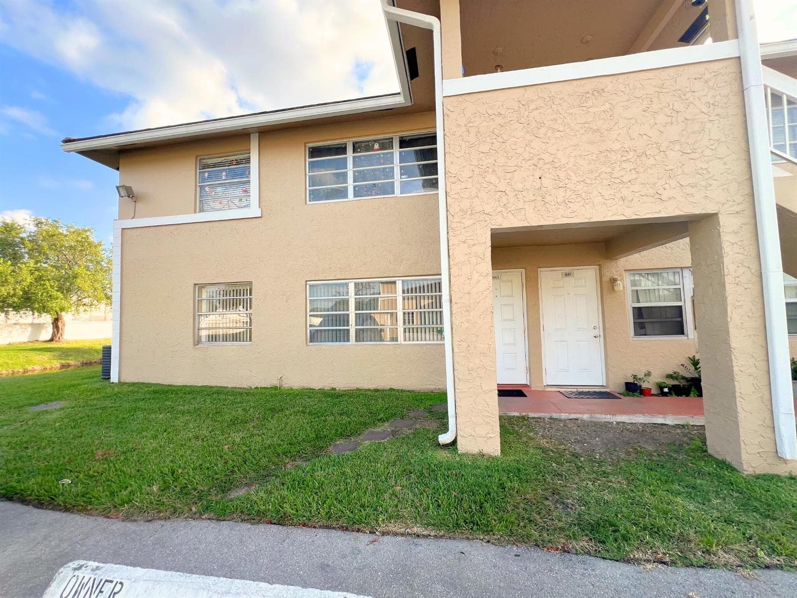 843 Twin Lakes Drive # 30B, Coral Springs, FL 33071