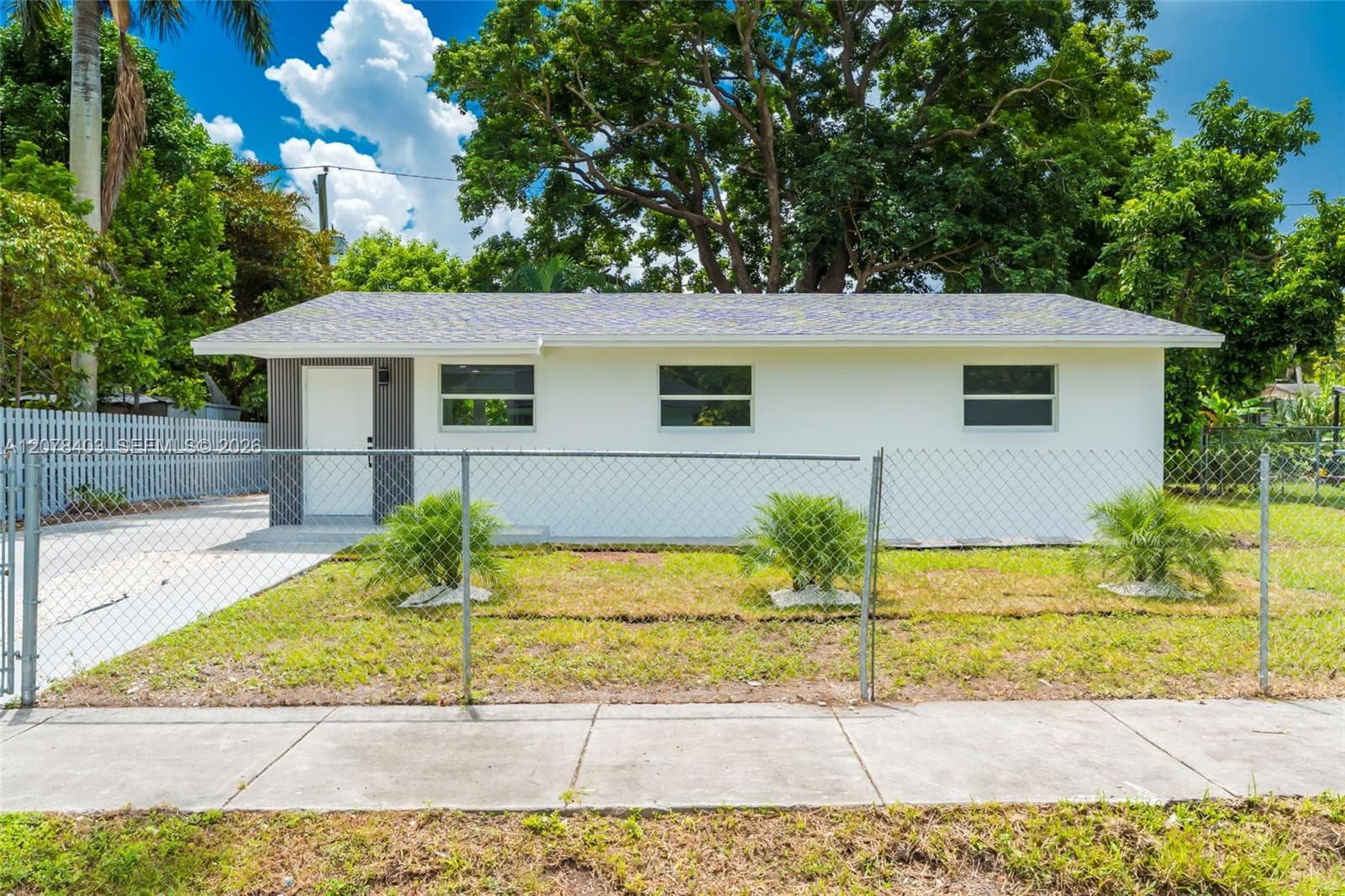 655 SW 6th Ter, Florida City, FL 33034 photo 2