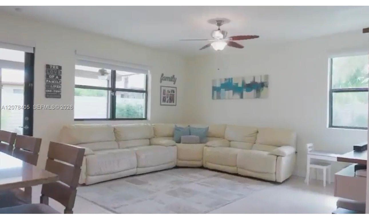 221 SE 35th Ave, Homestead, FL 33033 photo 4