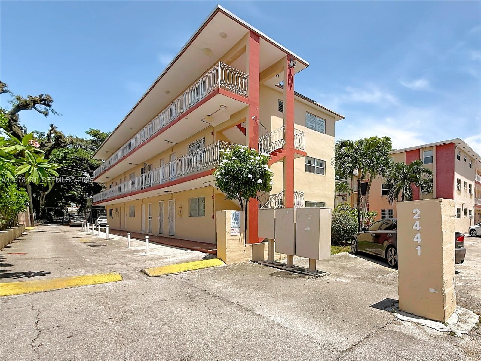 2441 NW 13th St # 67, Miami, FL 33125