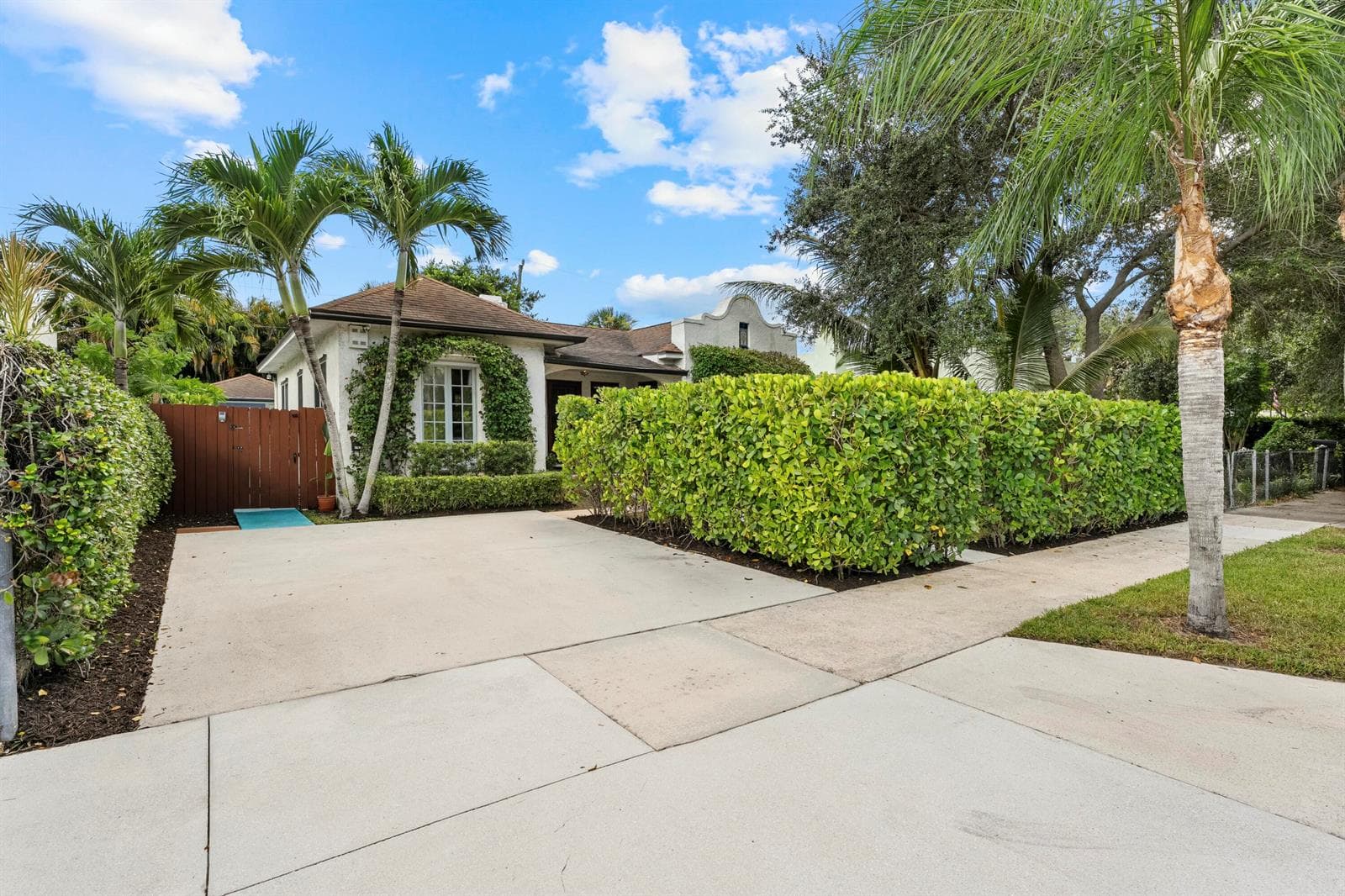 416 WESTWOOD Road, West Palm Beach, FL 33401 photo 3