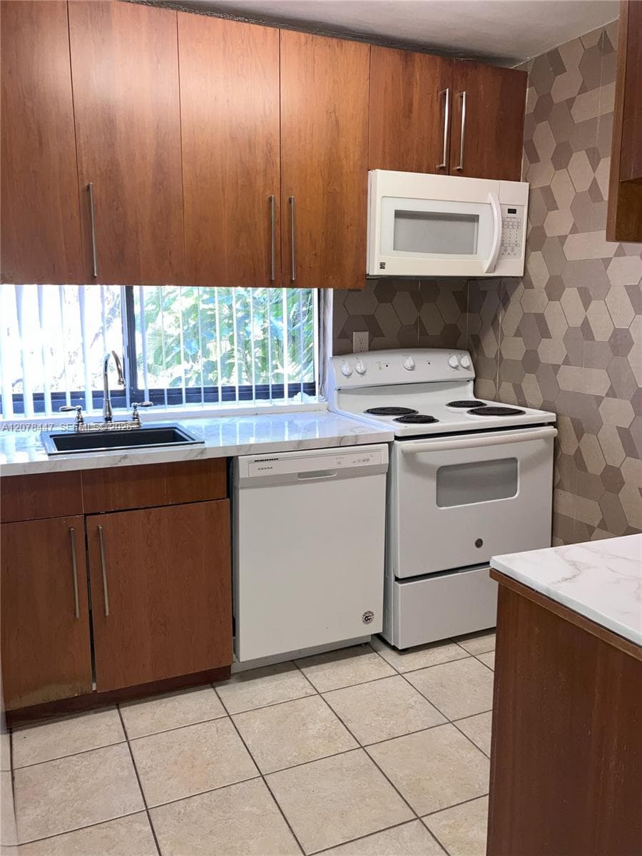 17011 N Bay Rd # 205, Sunny Isles Beach, FL 33160 photo 4