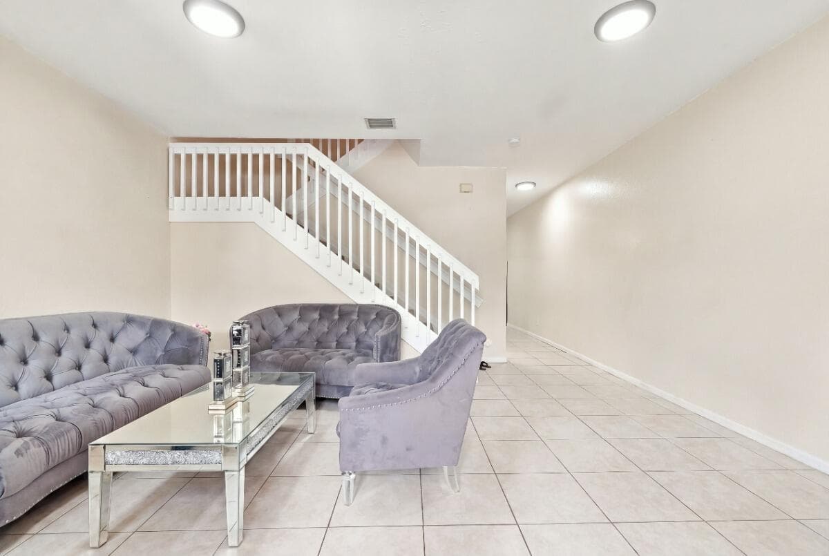 406 W SANTA CATALINA Circle # 406, North Lauderdale, FL 33068 photo 2