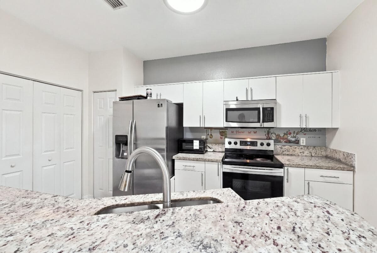 406 W SANTA CATALINA Circle # 406, North Lauderdale, FL 33068 photo 5