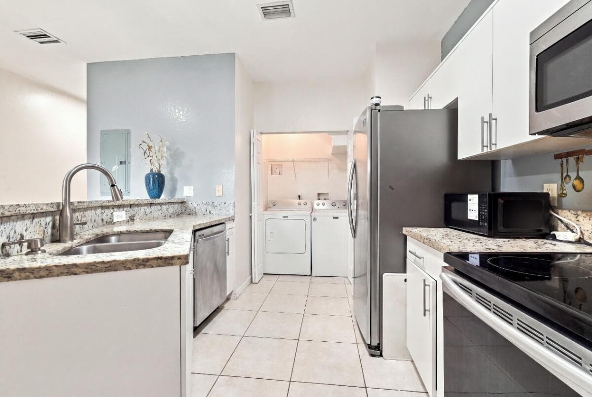 406 W SANTA CATALINA Circle # 406, North Lauderdale, FL 33068 photo 4
