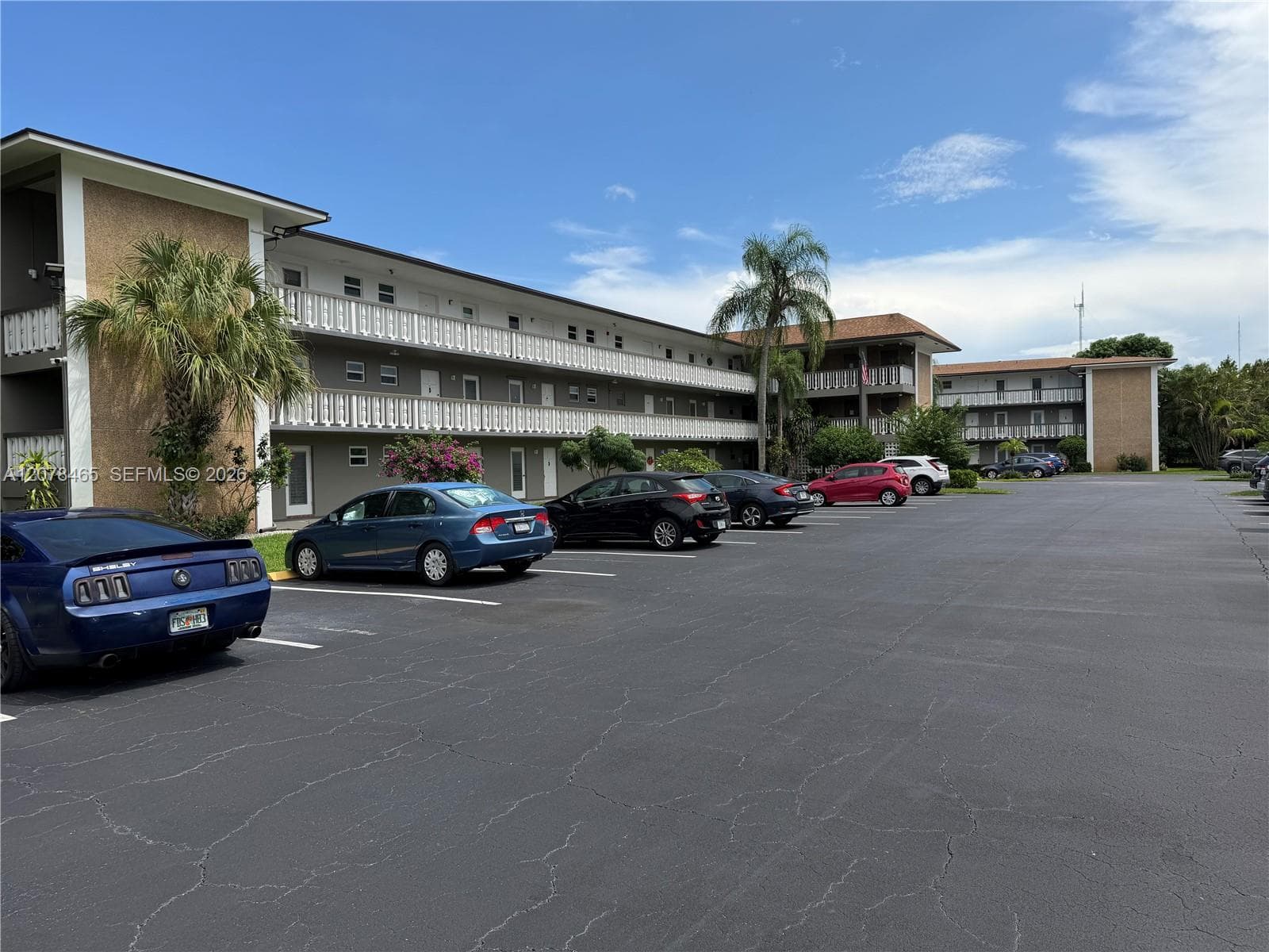 5200 Washington St # 207, Hollywood, FL 33021 photo 2