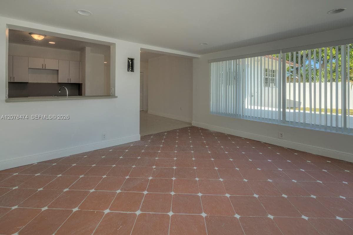 160 NW 199th St # 1, Miami Gardens, FL 33169 photo 2
