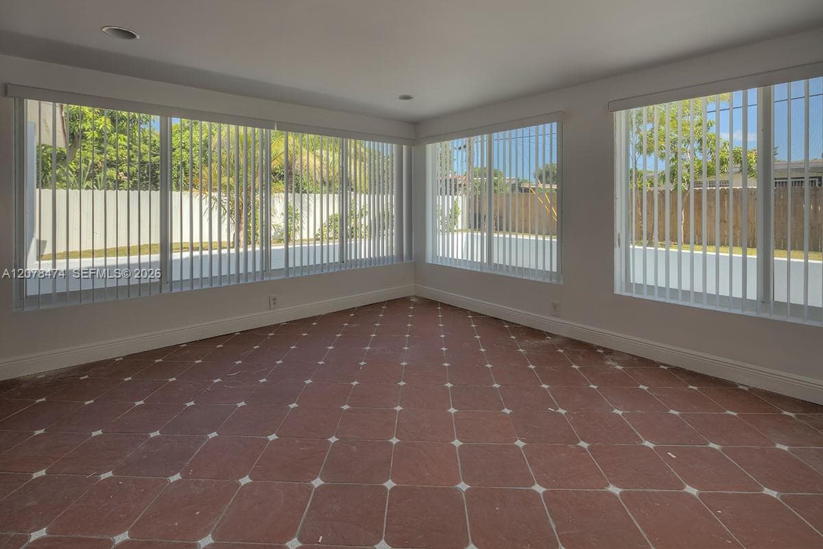 160 NW 199th St # 1, Miami Gardens, FL 33169 photo 3