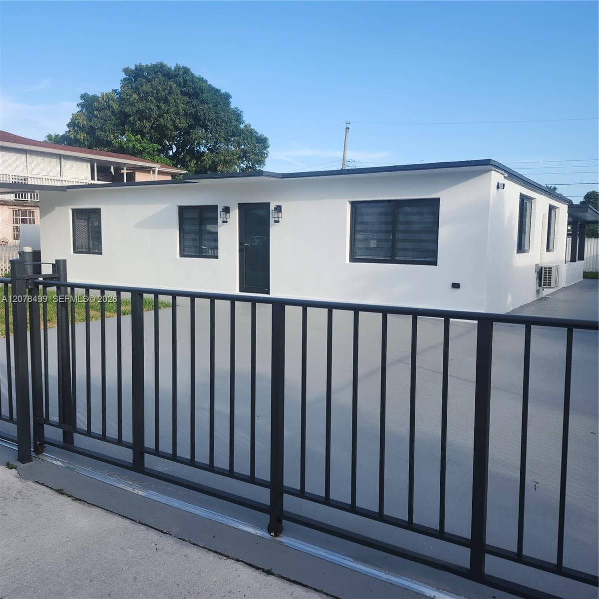 730 E 17th St, Hialeah, FL 33010