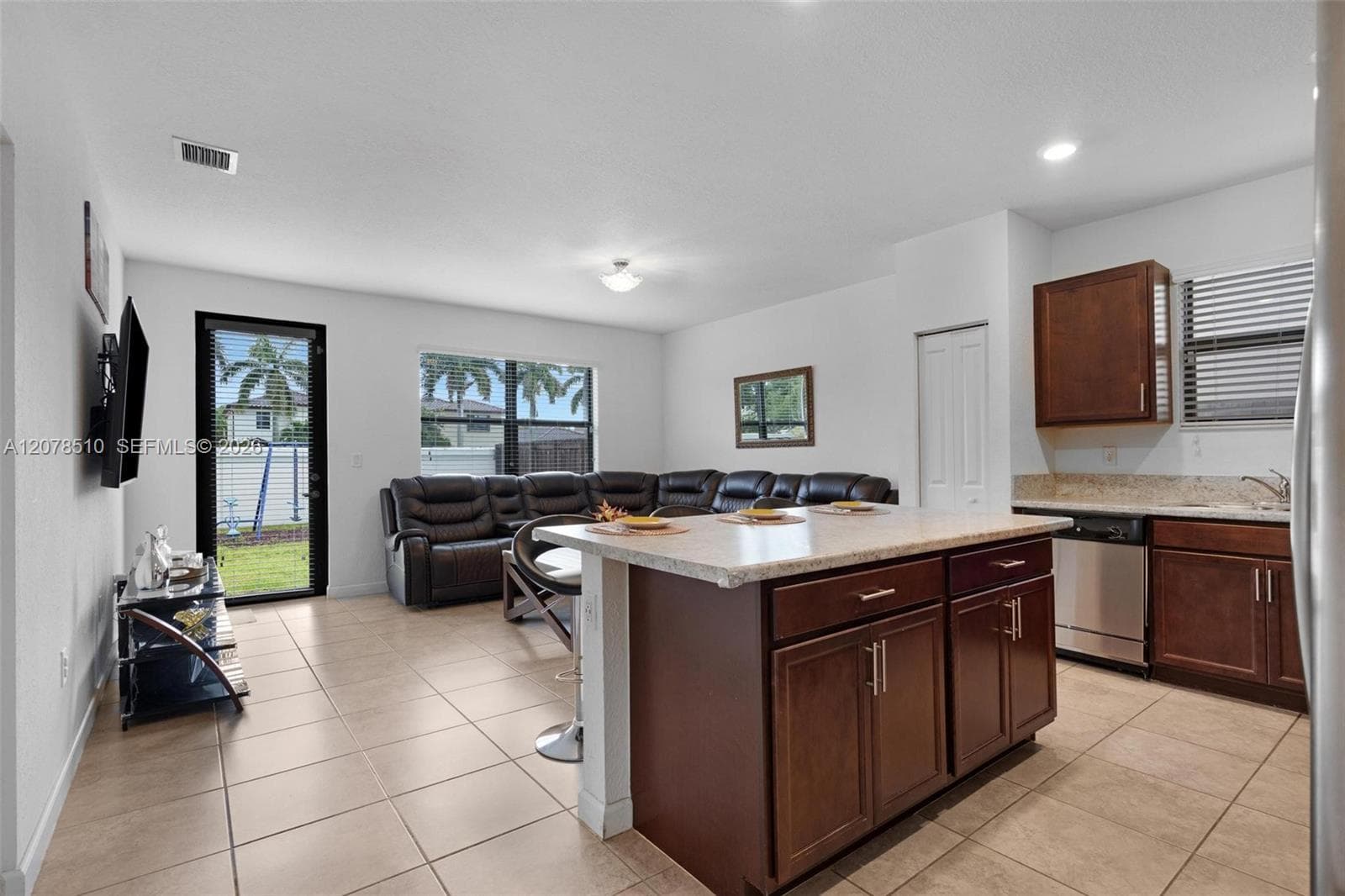 2475 SE 1st St, Homestead, FL 33033 photo 4