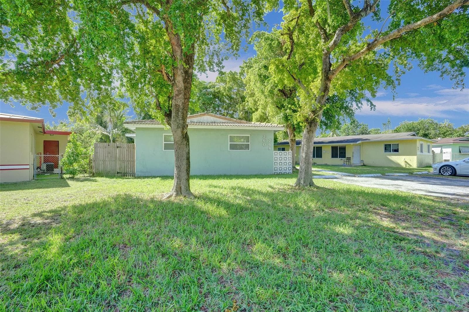 260 NE 41st Street, Oakland Park, FL 33334 photo 4