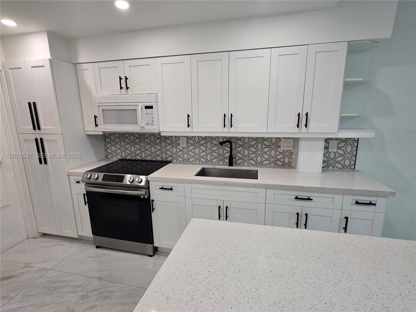 1550 NE 191st St # 105-B, Miami, FL 33179
