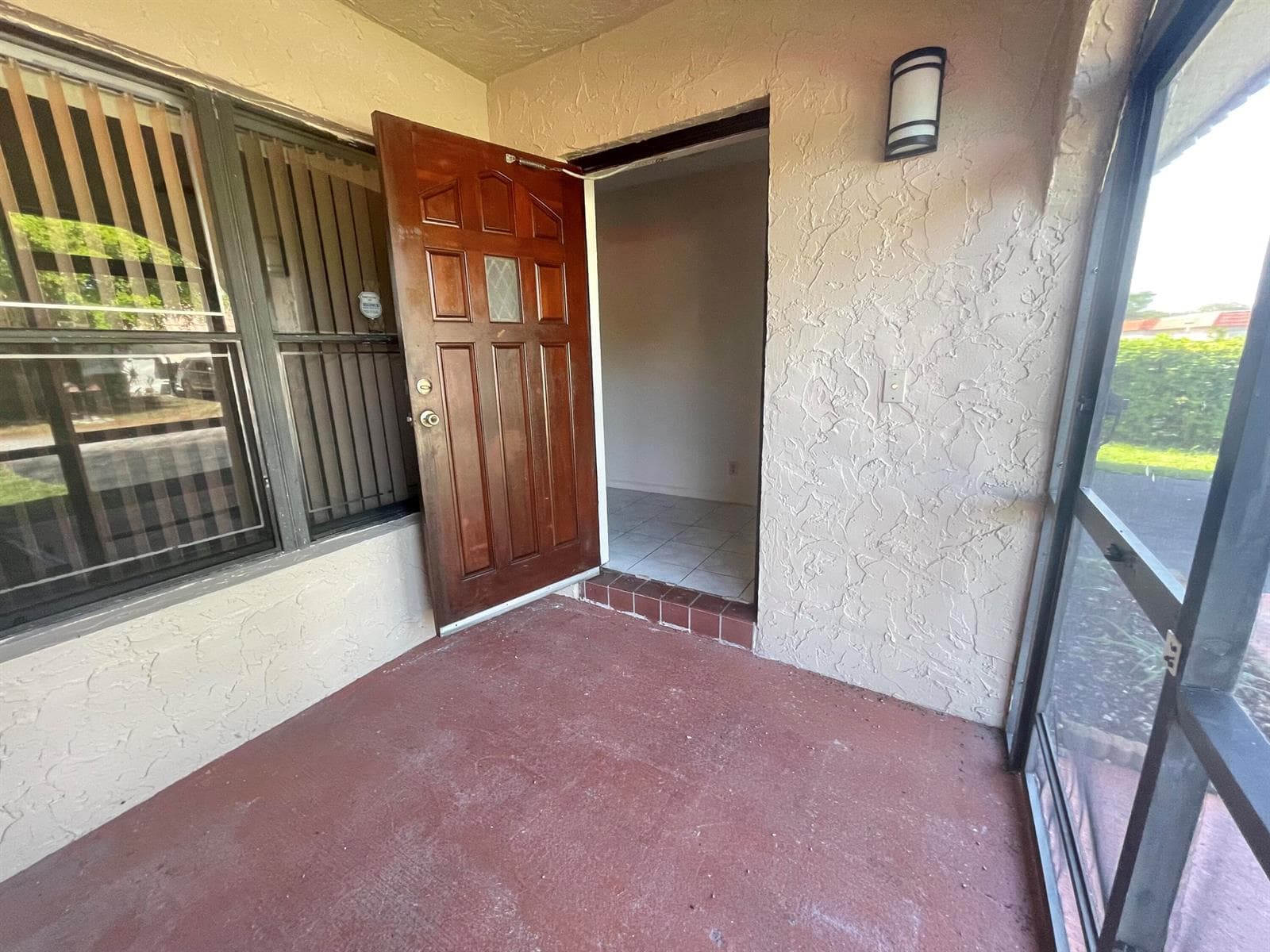 7112 NW 78TH Avenue, Tamarac, FL 33321 photo 2