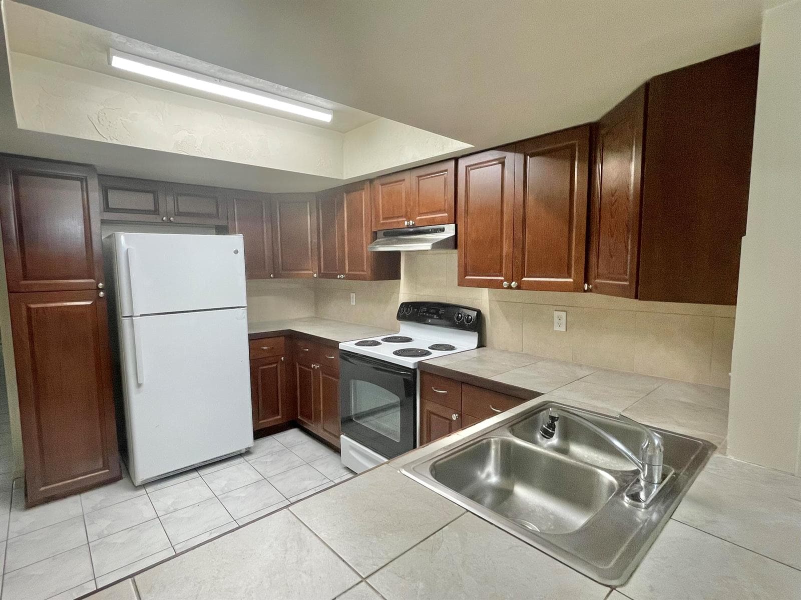 7112 NW 78TH Avenue, Tamarac, FL 33321 photo 5