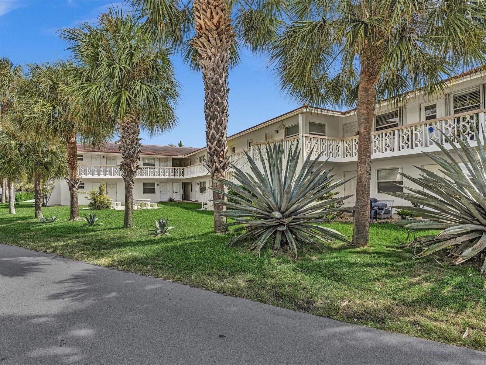 90 NE 19th Avenue, Deerfield Beach, FL 33441 photo 4