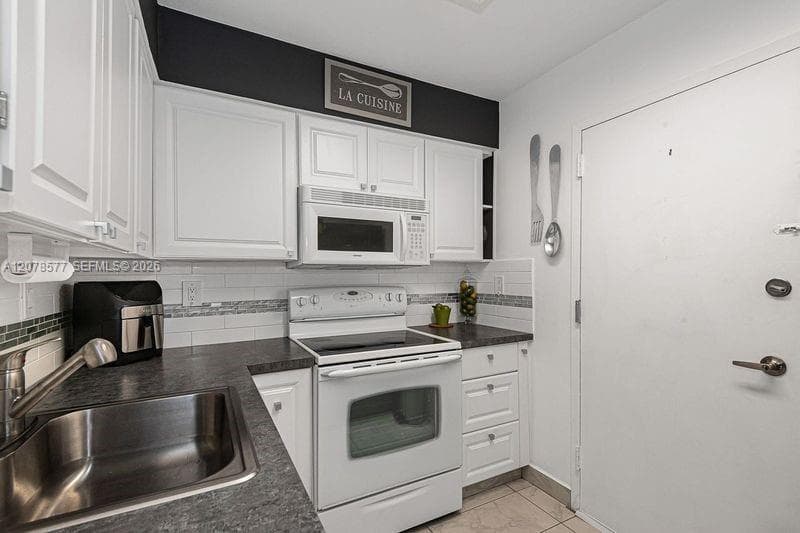17800 Atlantic Blvd # 203, Sunny Isles Beach, FL 33160 photo 3
