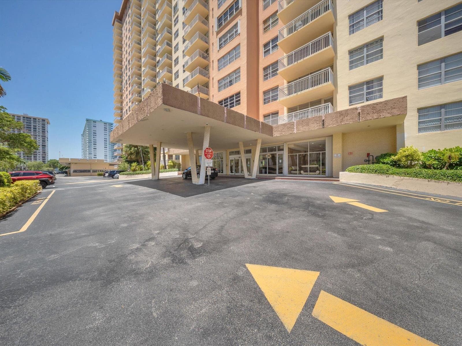 251 174th Street # 2310, Sunny Isles Beach, FL 33160 photo 2