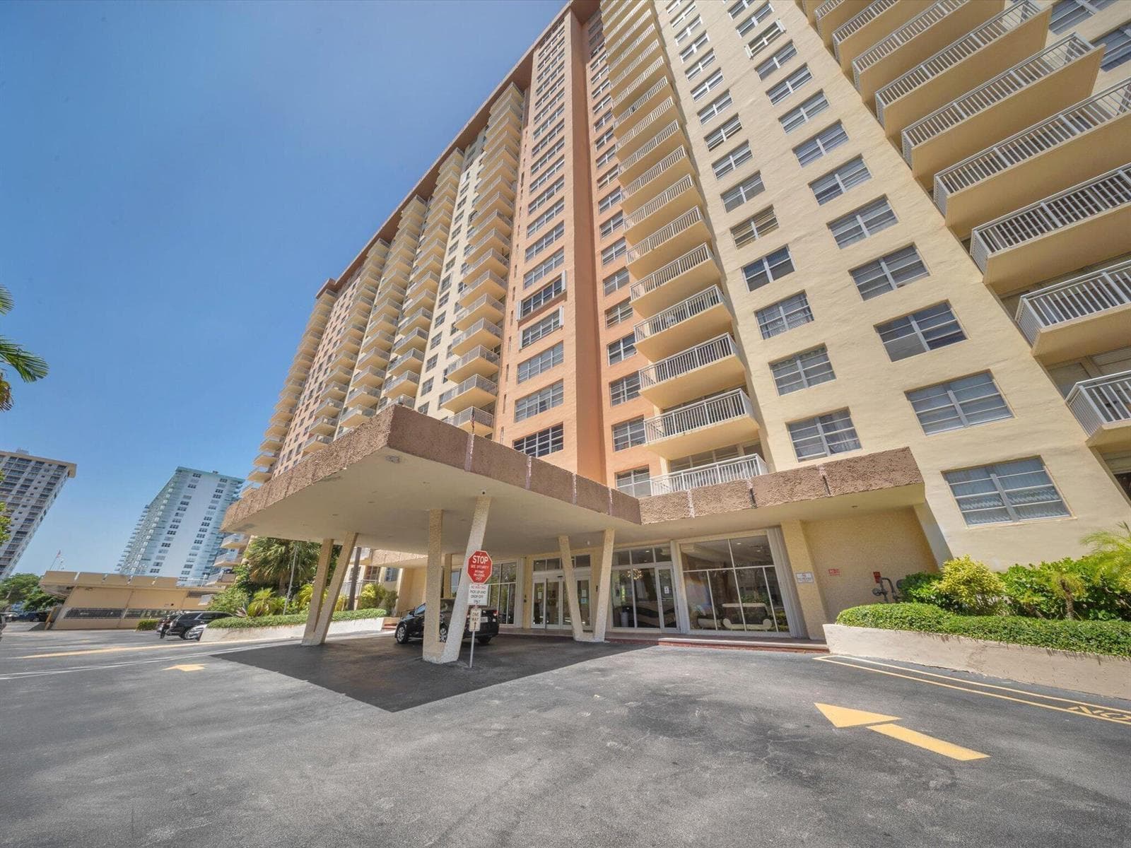 251 174th Street # 2310, Sunny Isles Beach, FL 33160 photo 3