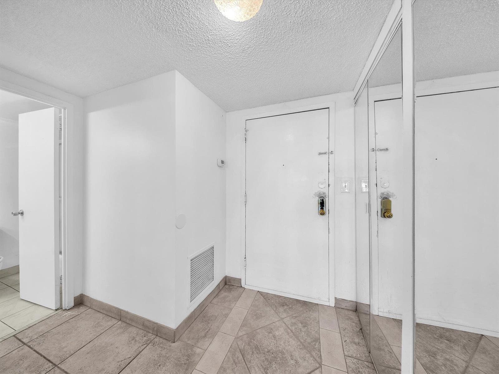 251 174th Street # 2310, Sunny Isles Beach, FL 33160 photo 4