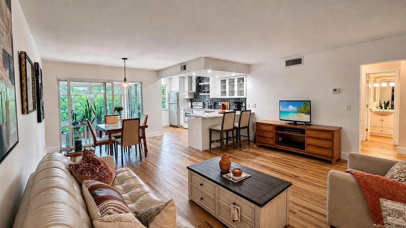 21 COLONIAL CLUB Drive # 303, Boynton Beach, FL 33435