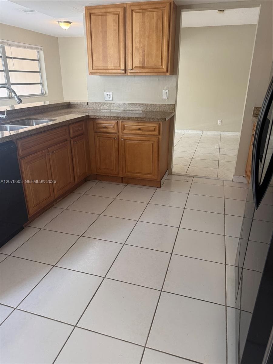 2121 N 52nd Ave, Hollywood, FL 33021 photo 2