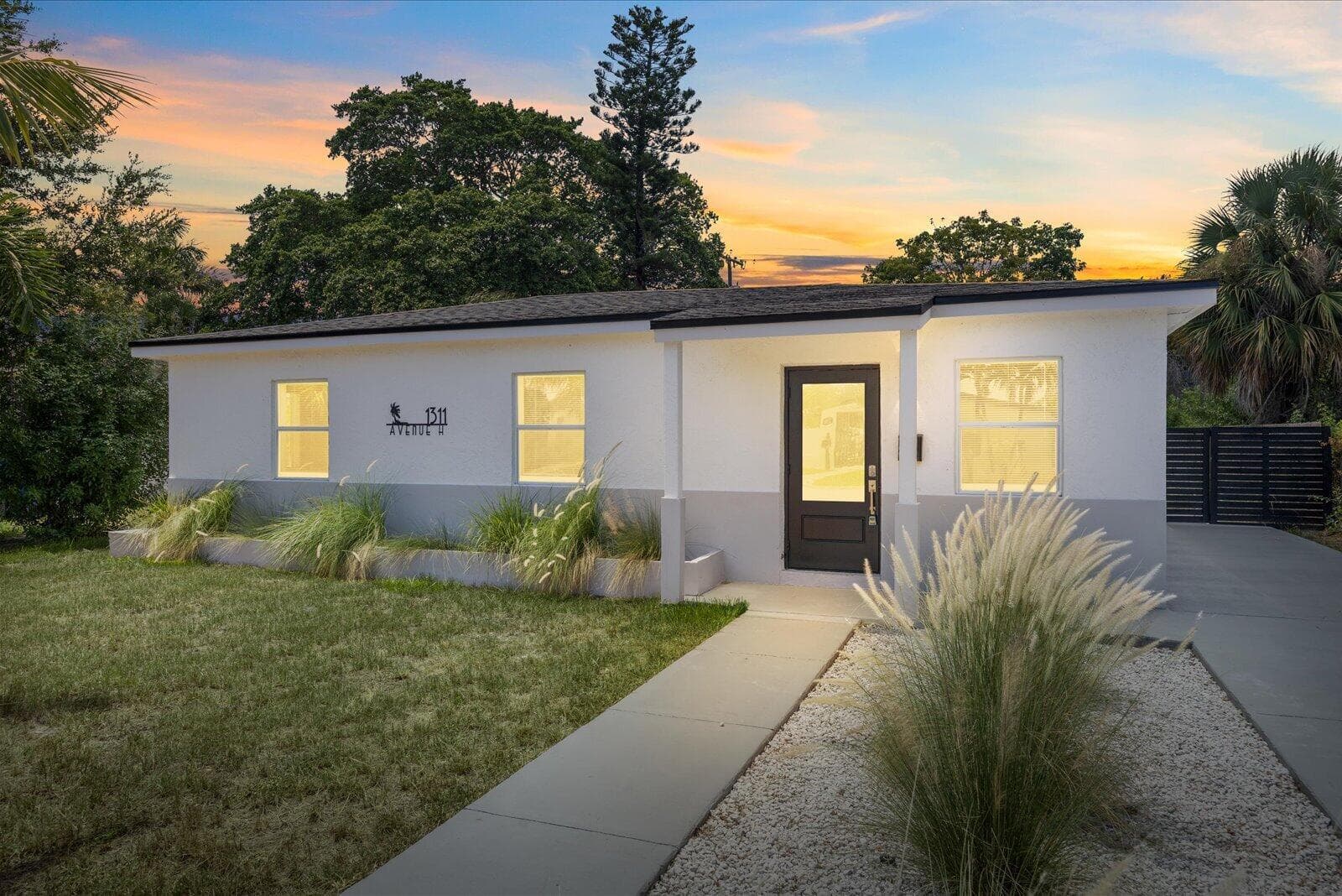 1311 AVENUE H, Riviera Beach, FL 33404 photo 2