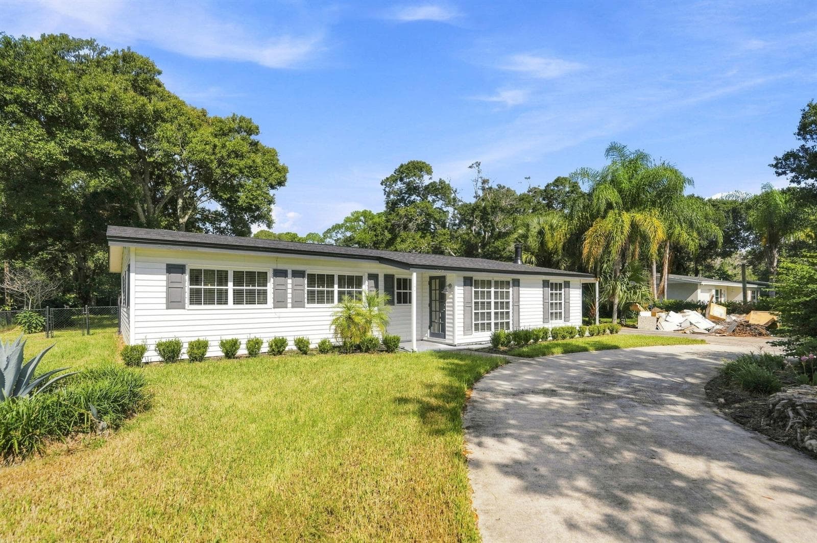 875 28TH Avenue, Vero Beach, FL 32960 photo 2