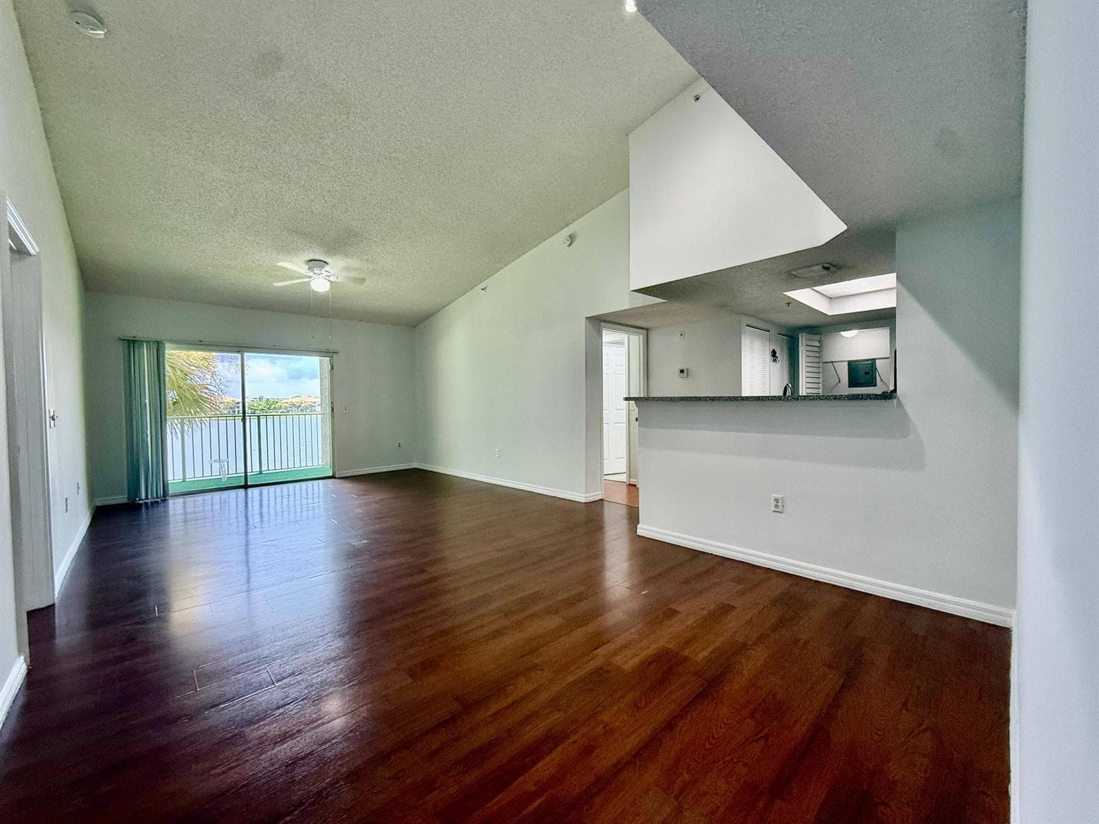 5041 Wiles Road # 9-208, Coconut Creek, FL 33073 photo 2